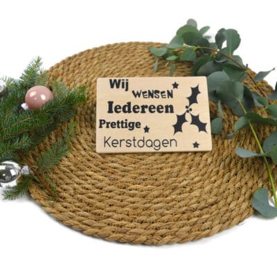 Houten kerstkaart wensen iedereen