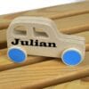 Houten auto blauw met eigen naam